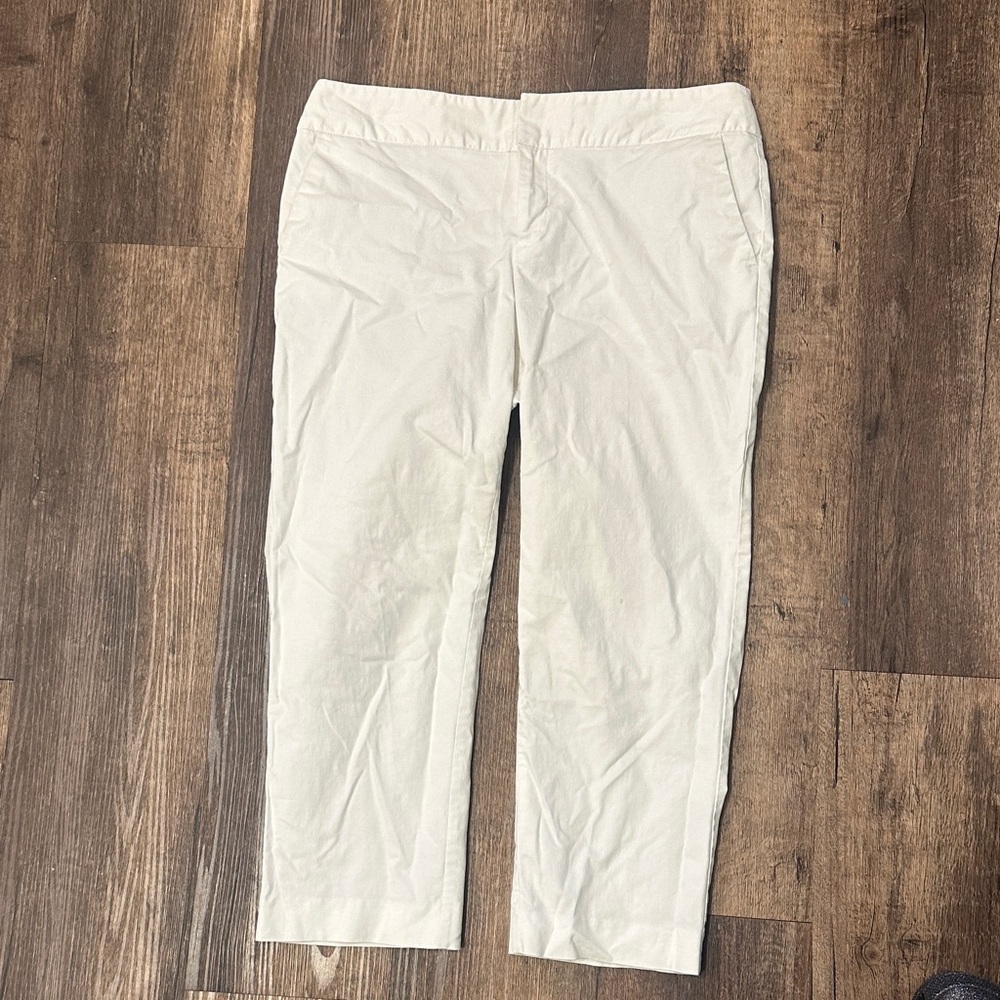 Daisy Fuentes Cream Cropped Pants